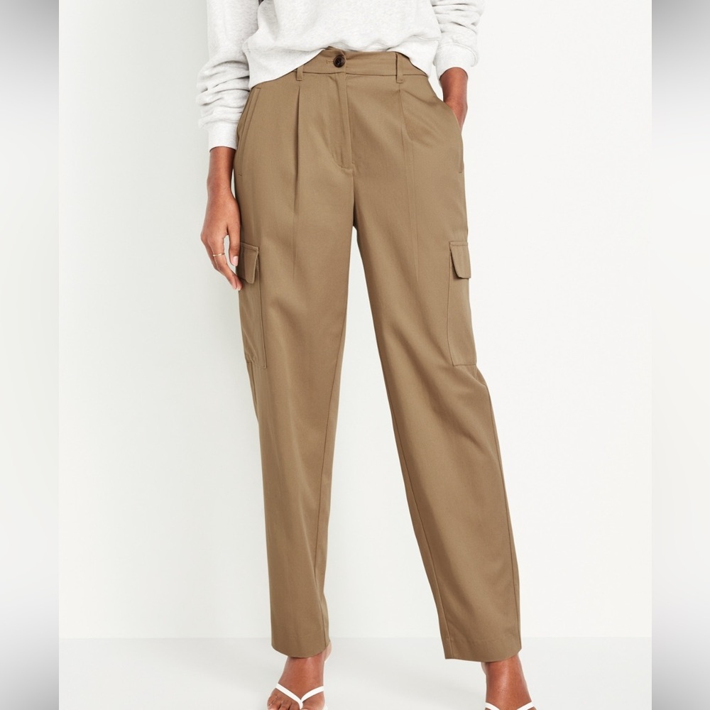 BNWT Old Navy Extra High Rise Wide Leg Cargo Pant